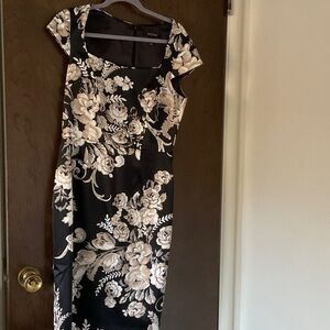 Black and Cream Floral Cap-Sleeve Midi Dress